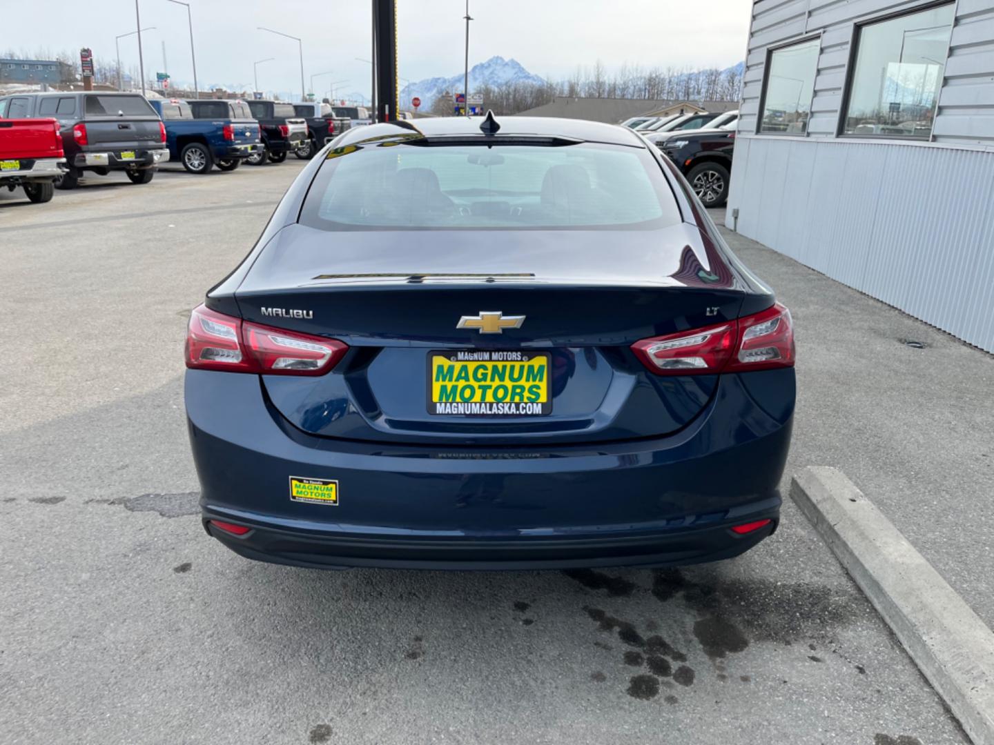 2022 BLUE /Black CHEVROLET MALIBU LT (1G1ZD5ST7NF) with an 1.5L engine, Continuously Variable transmission, located at 1960 Industrial Drive, Wasilla, 99654, (907) 274-2277, 61.573475, -149.400146 - Photo#3